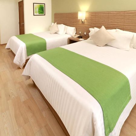 Wyndham Garden Monterrey Valle Real Kültér fotó