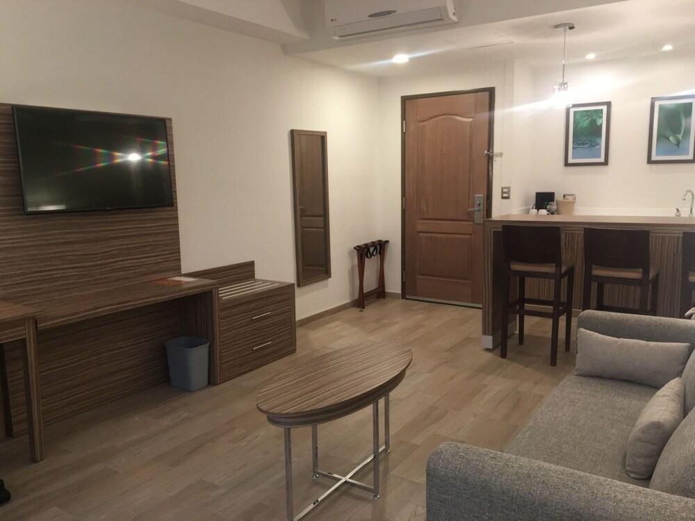 Wyndham Garden Monterrey Valle Real Kültér fotó