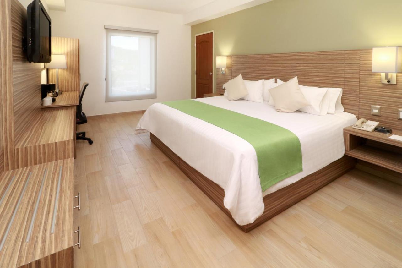 Wyndham Garden Monterrey Valle Real Kültér fotó