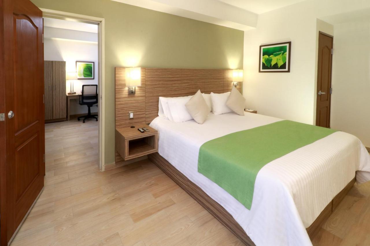 Wyndham Garden Monterrey Valle Real Kültér fotó