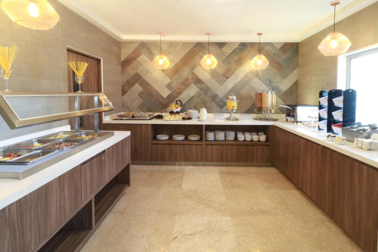 Wyndham Garden Monterrey Valle Real Kültér fotó