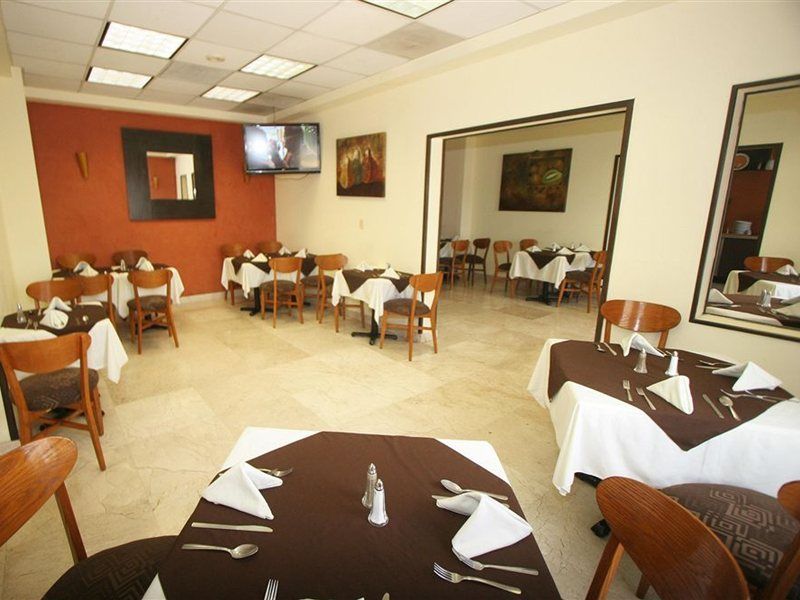 Wyndham Garden Monterrey Valle Real Kültér fotó