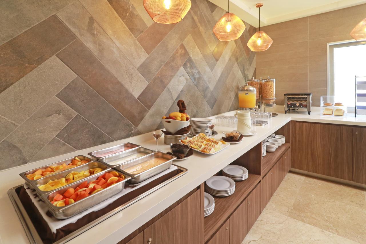 Wyndham Garden Monterrey Valle Real Kültér fotó