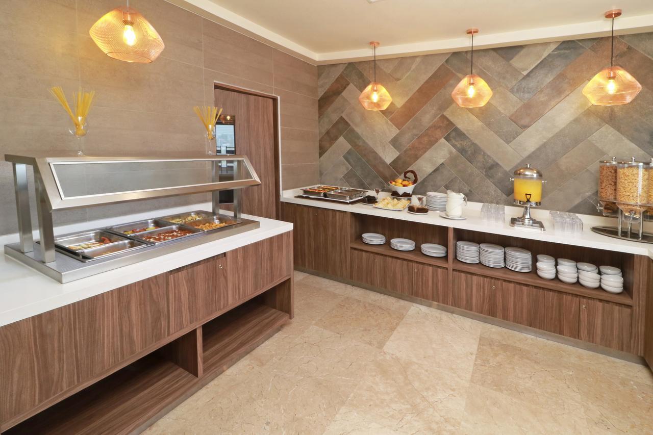Wyndham Garden Monterrey Valle Real Kültér fotó