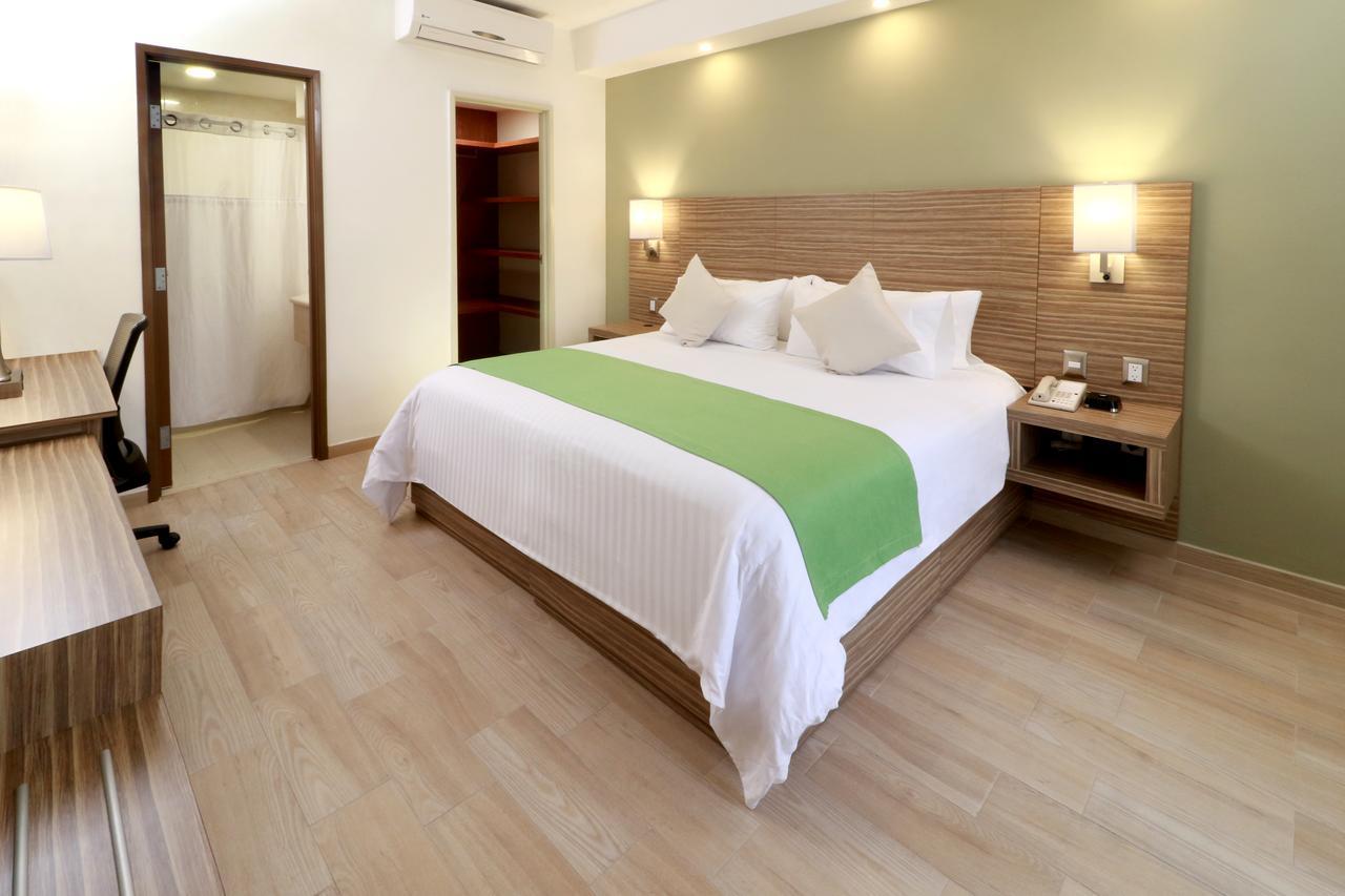 Wyndham Garden Monterrey Valle Real Kültér fotó